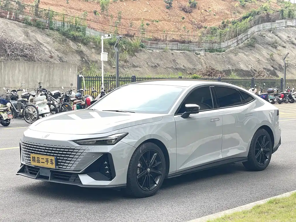 Changan UNI-V 2022