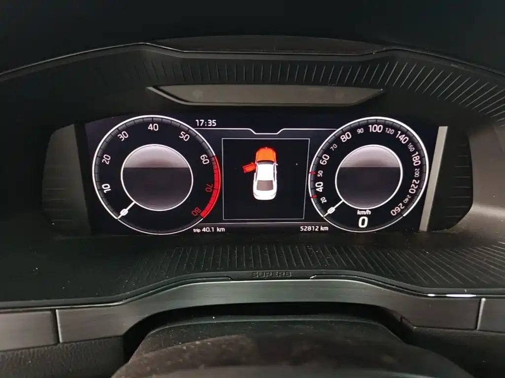 Skoda Superb — миниатюра 12