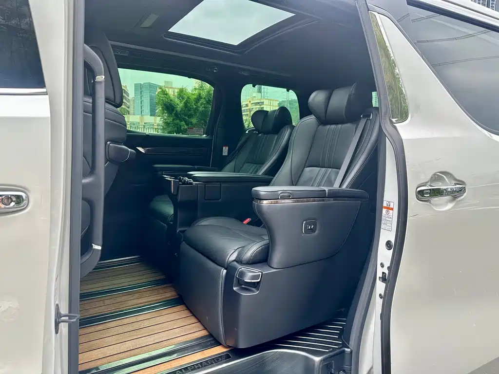 Toyota Alphard 2019 2.5L Luxury
