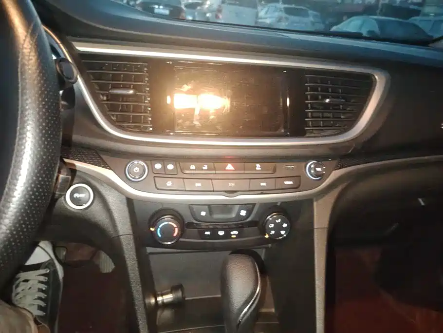 Buick Excelle — миниатюра 13