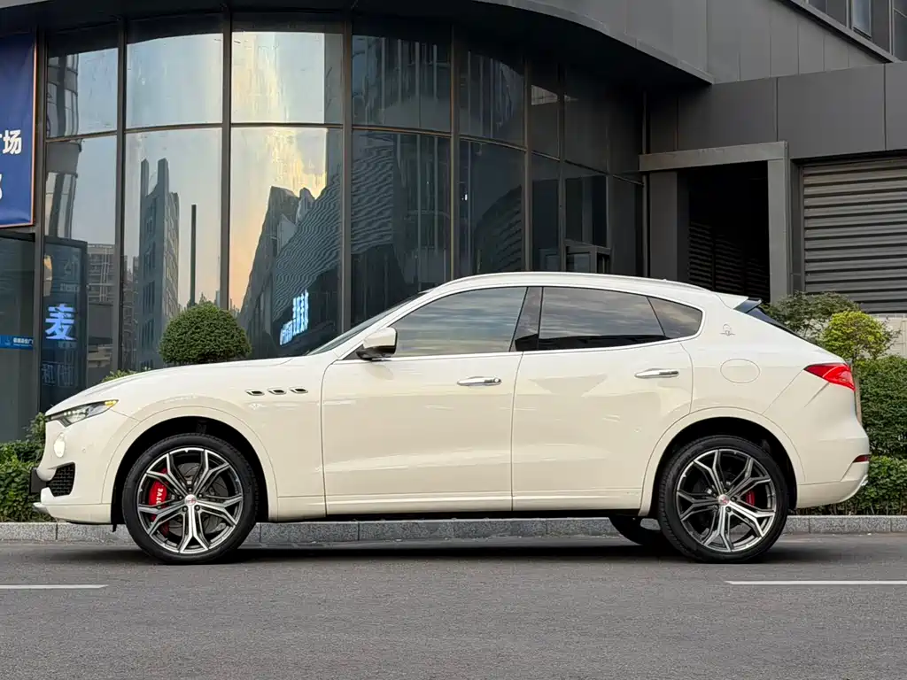 Maserati Levante — миниатюра 5