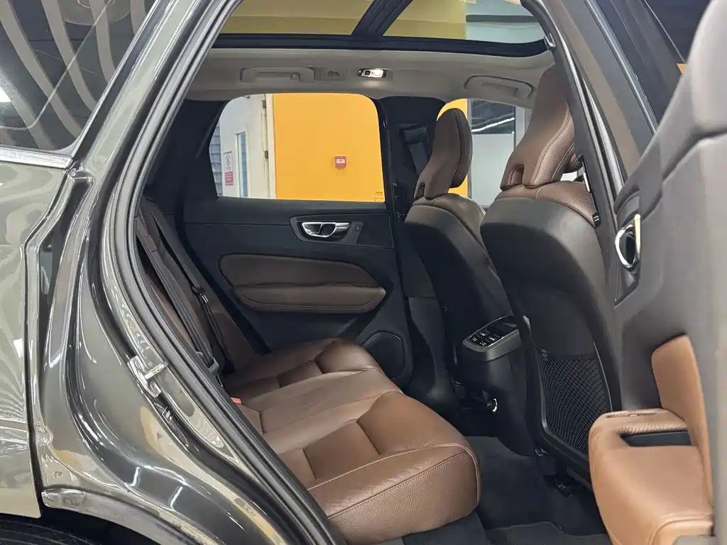 Volvo XC60 — миниатюра 11