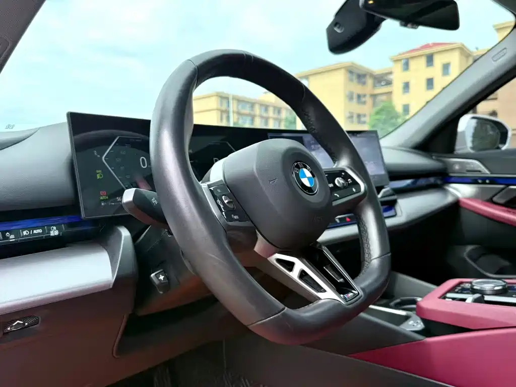 BMW 5 Series — миниатюра 15