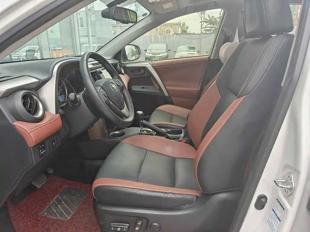 Toyota RAV4 — миниатюра 11