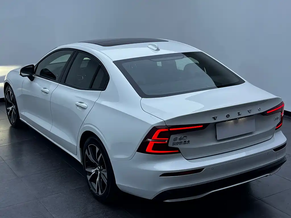 Volvo S60 — миниатюра 7