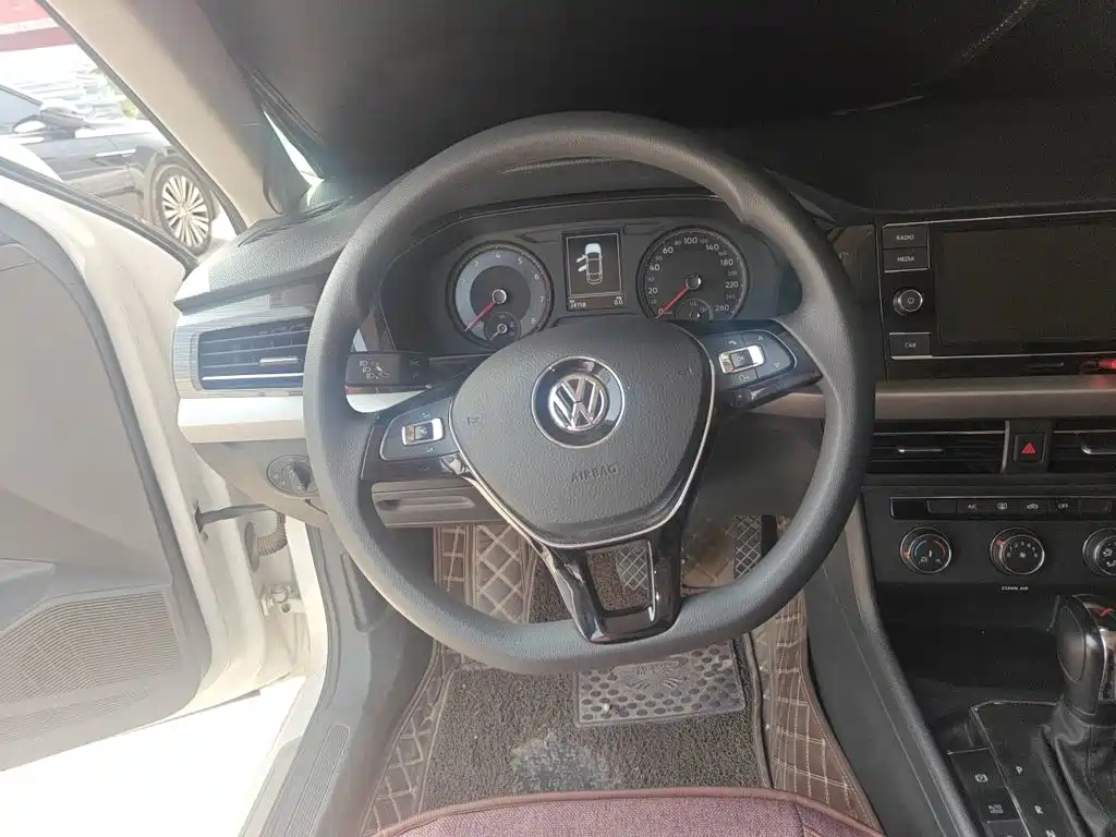 Volkswagen Lavida — миниатюра 6
