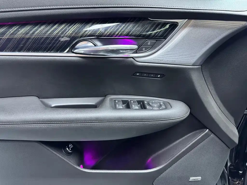 Cadillac XT6 — миниатюра 5