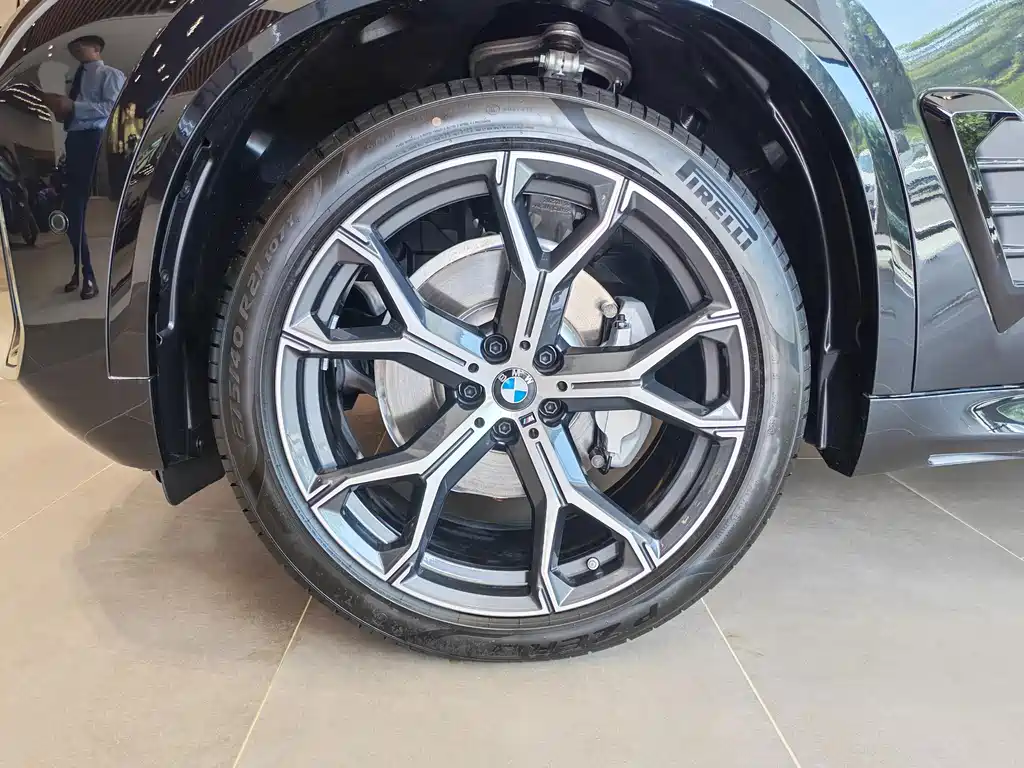 BMW X5 — миниатюра 9