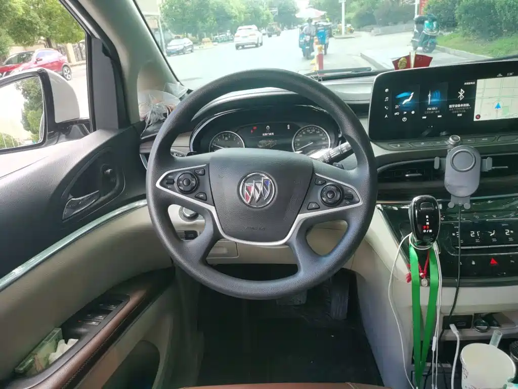 Buick GL8 — миниатюра 3