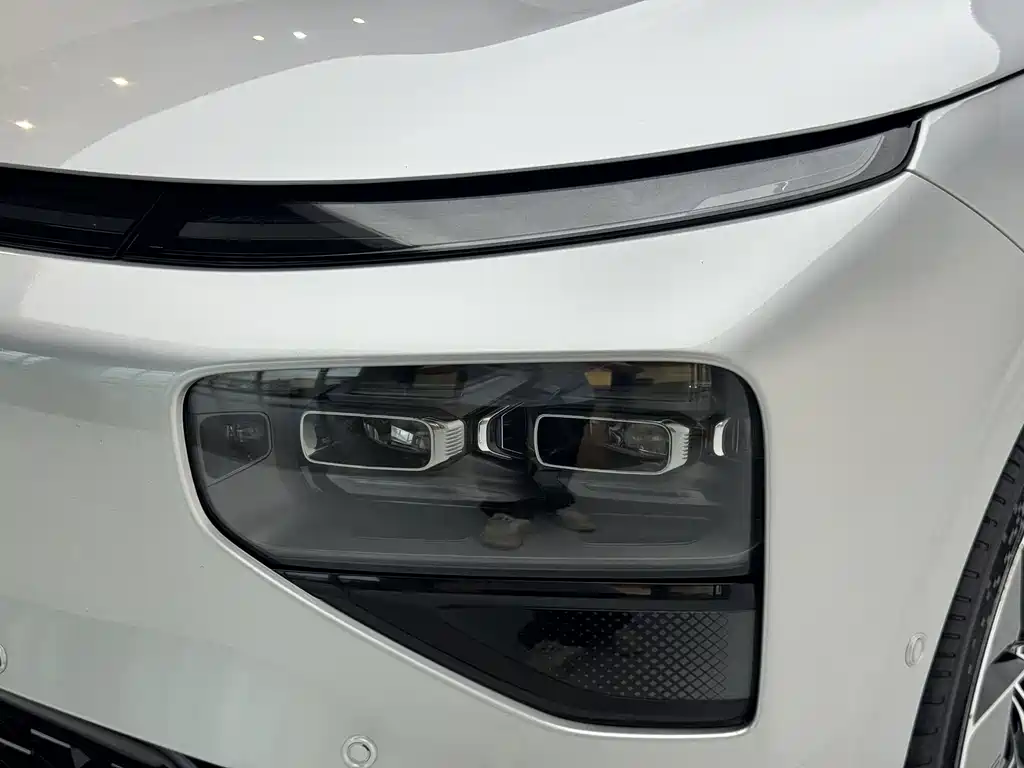 XPeng G9 — миниатюра 19