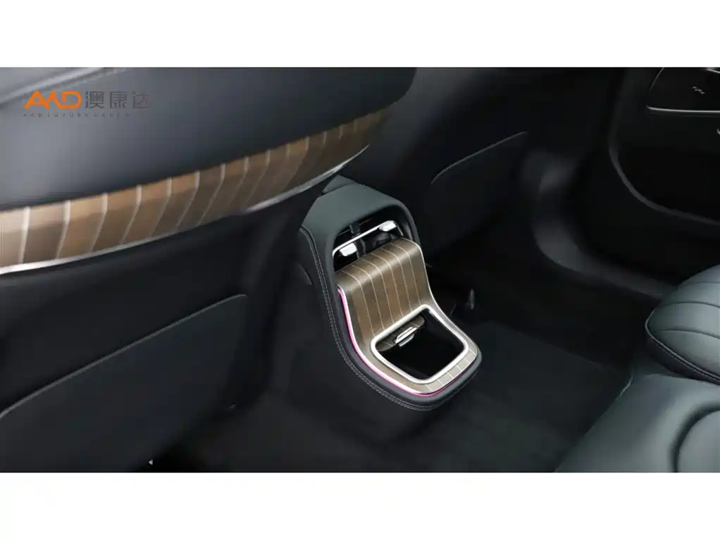 Mercedes-Benz E-Class New Energy — миниатюра 9