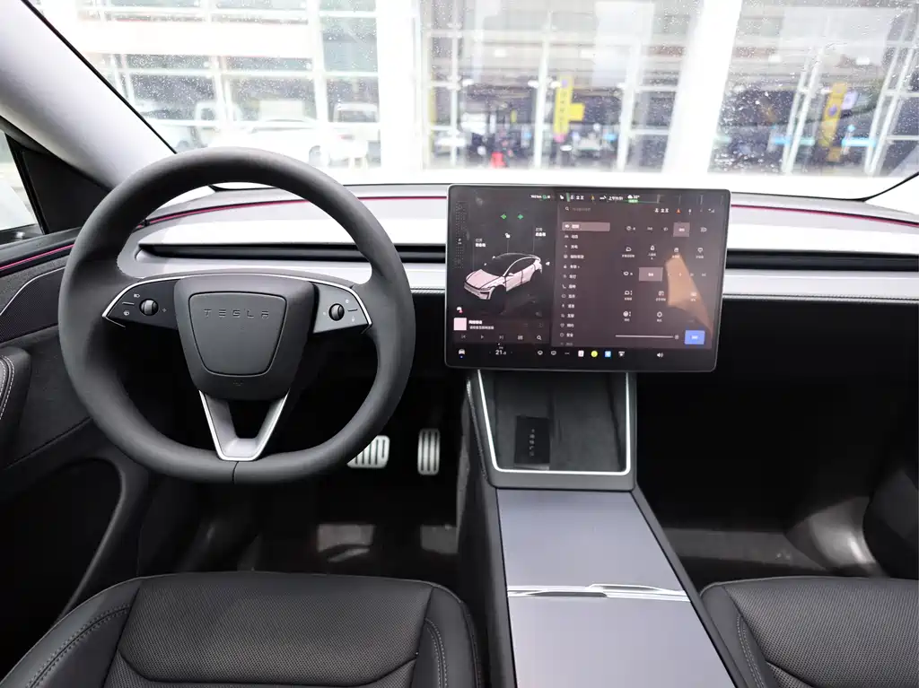 Tesla Model Y — миниатюра 9