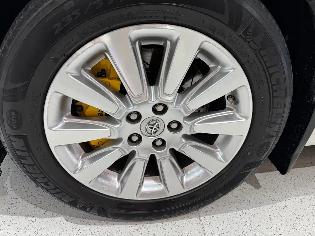 Toyota Sienna — миниатюра 18