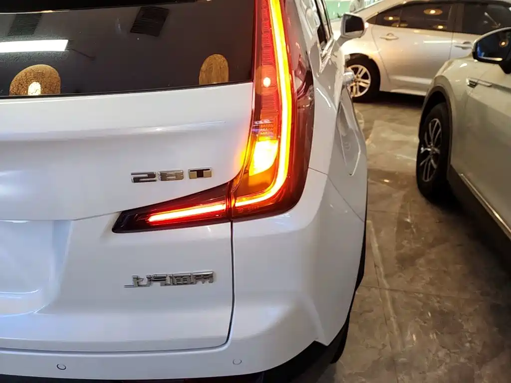 Cadillac XT4 — миниатюра 8
