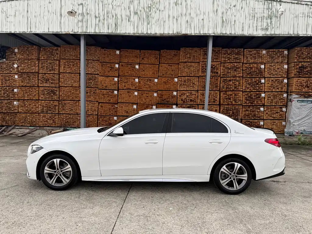 Mercedes-Benz C-Class — миниатюра 4