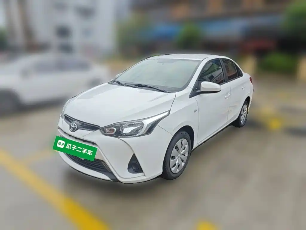 Toyota Yaris L — миниатюра 2