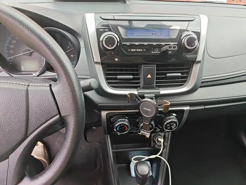 Toyota Yaris L — миниатюра 6