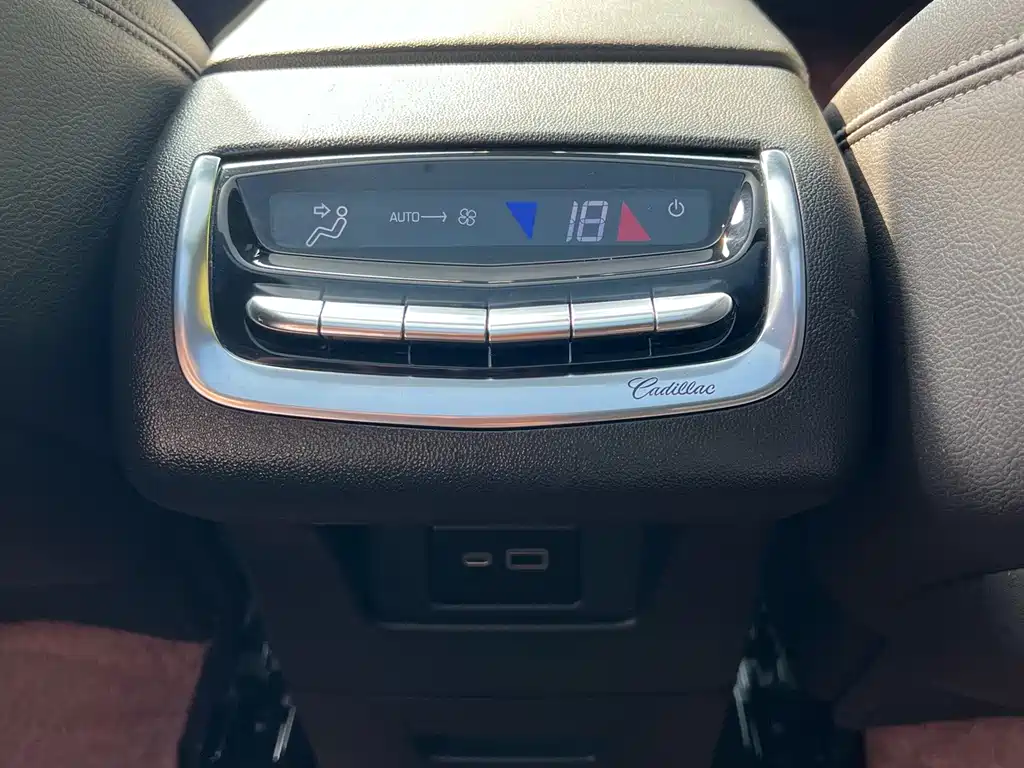 Cadillac XT6 — миниатюра 16