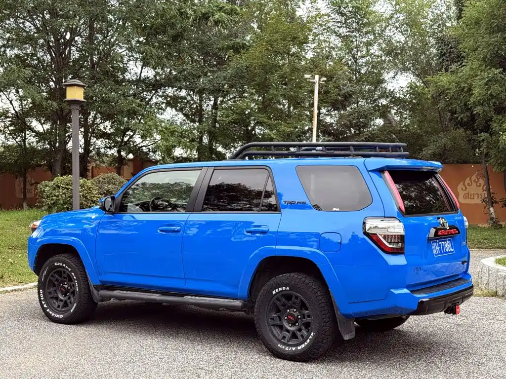Toyota 4Runner — миниатюра 6
