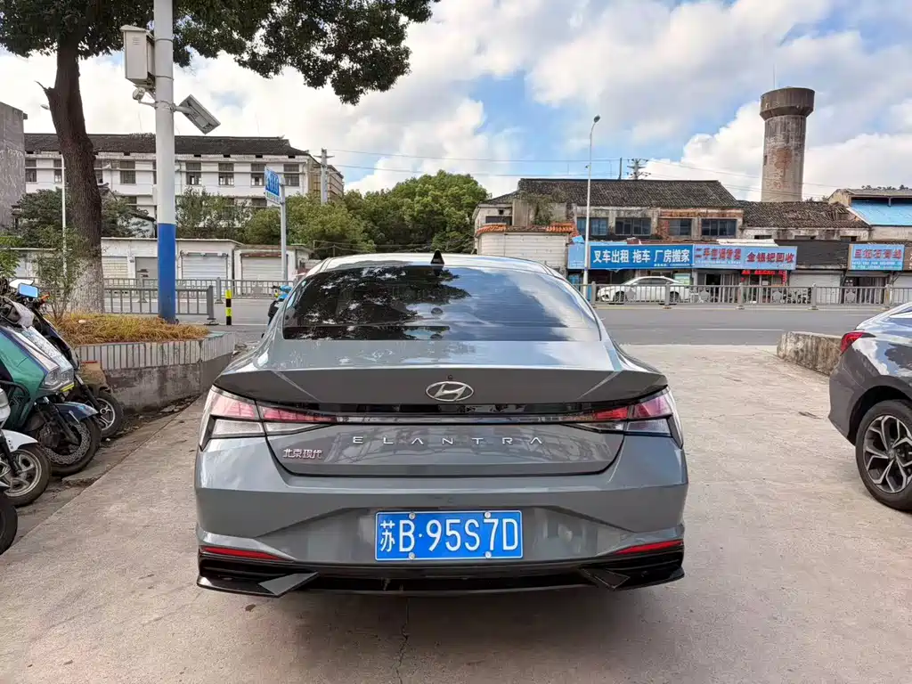 Hyundai Elantra — миниатюра 5
