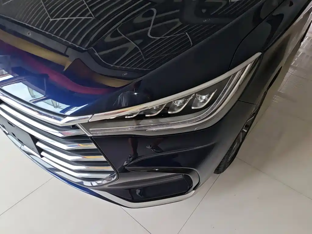 BYD MAX — миниатюра 24