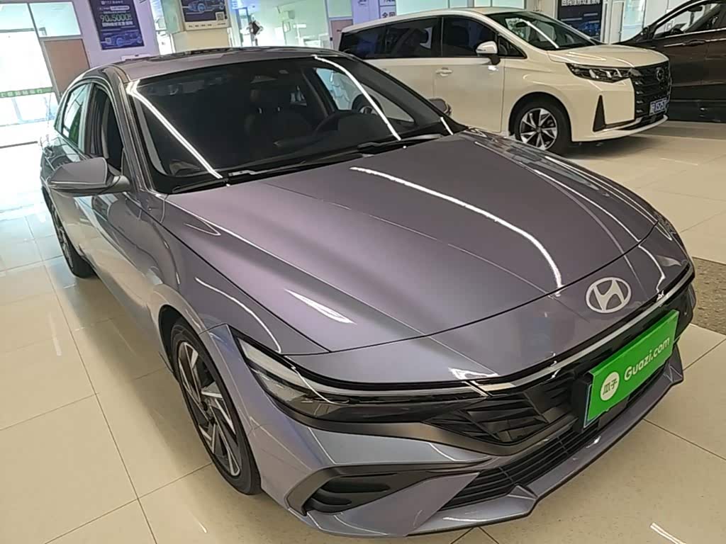 Hyundai Elantra 1.5 л 2025 г. Голубой, пробег 7100 км