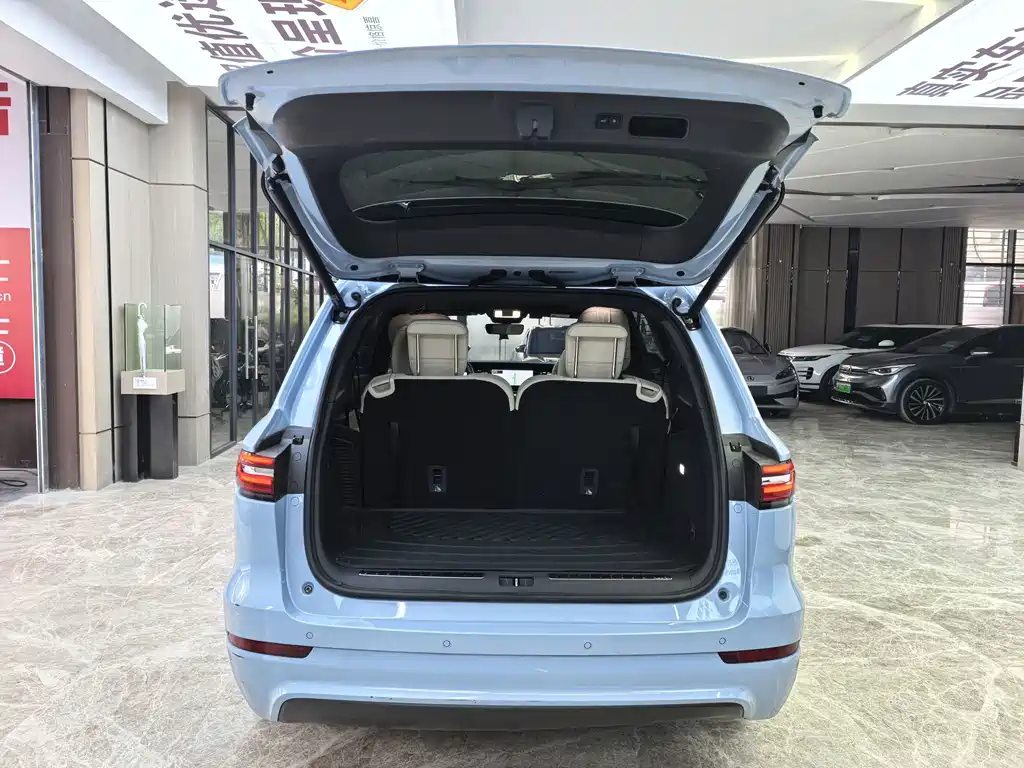 Li Auto Li ONE — миниатюра 8