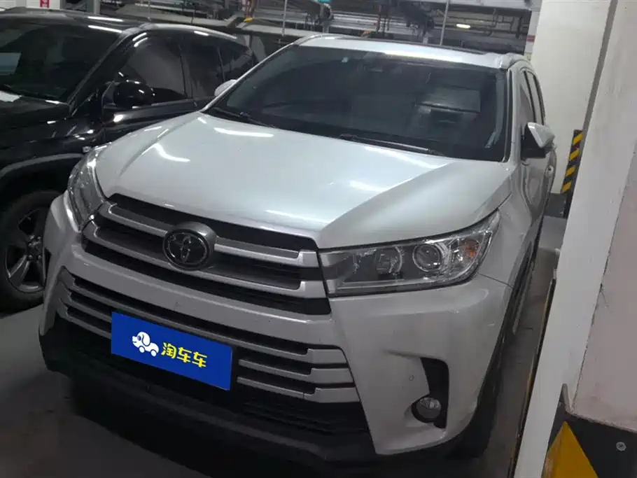 TOYOTA HIGHLANDER