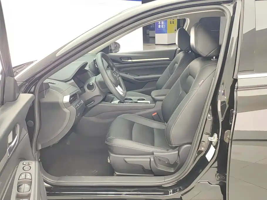 Nissan Teana — миниатюра 9