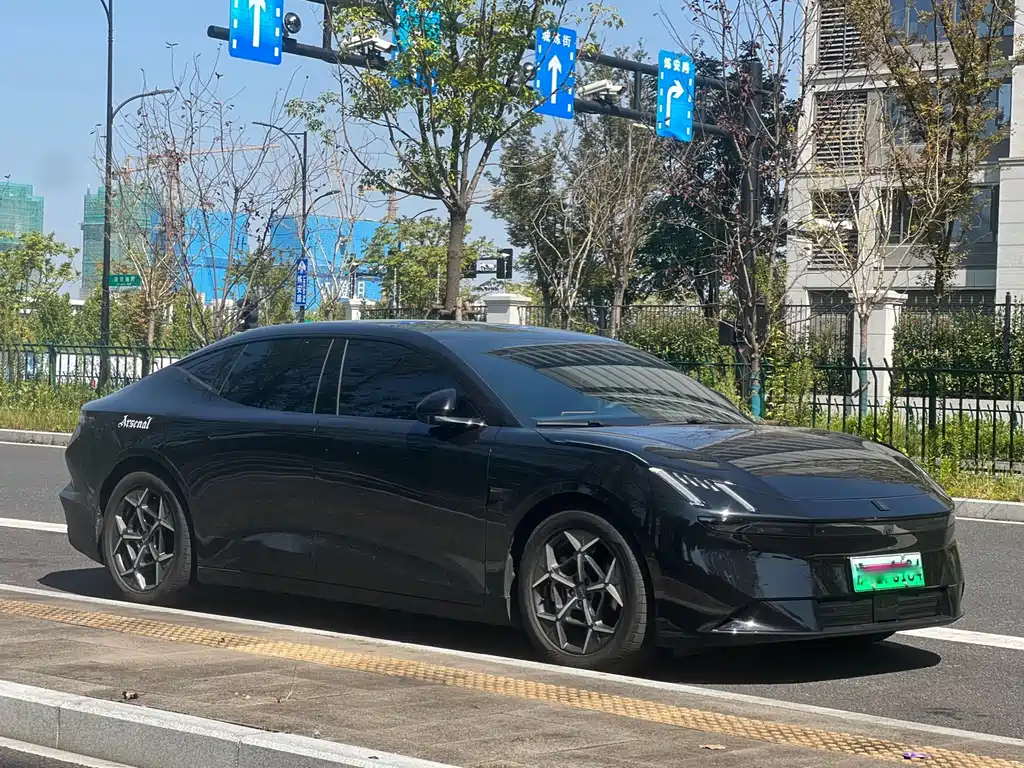 Lynk & Co Z10 — миниатюра 3