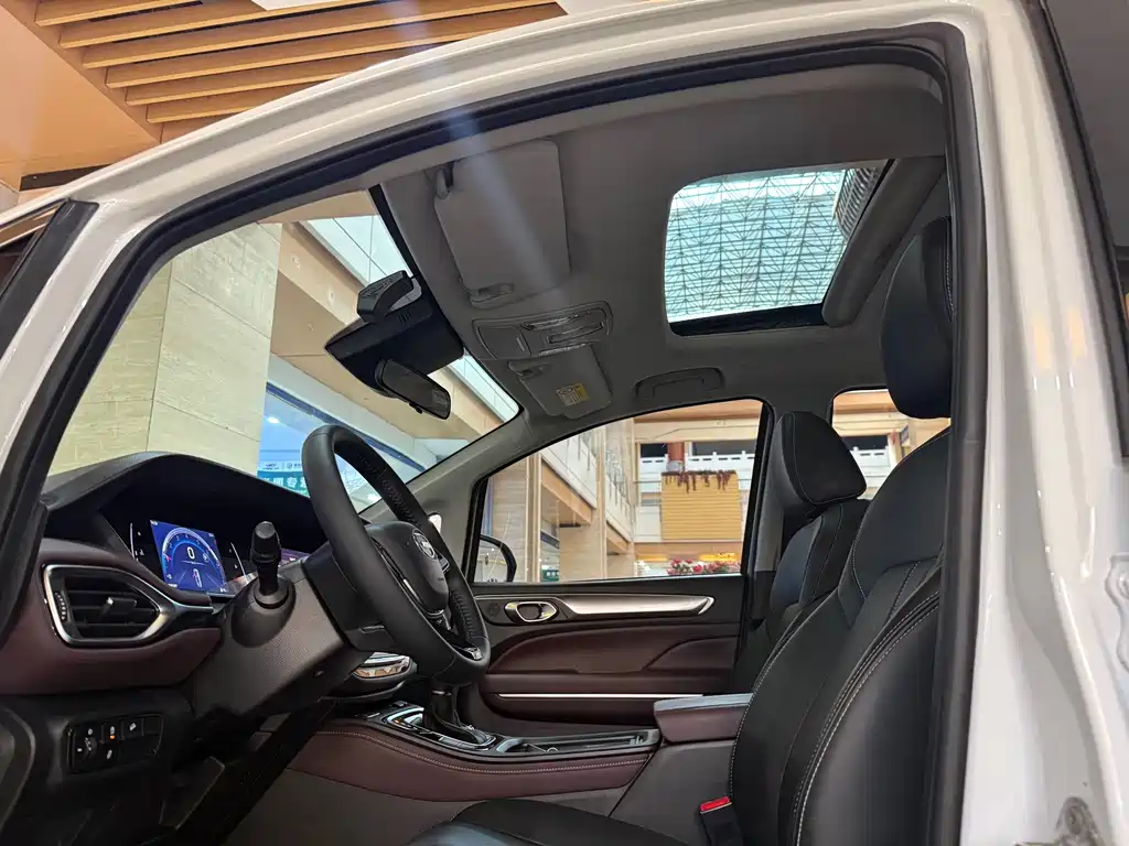 GAC Motor Trumpchi M6 — миниатюра 3