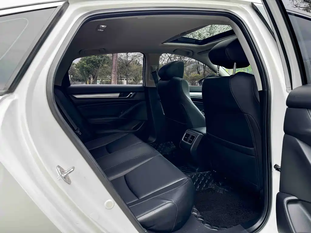 Honda Accord — миниатюра 10