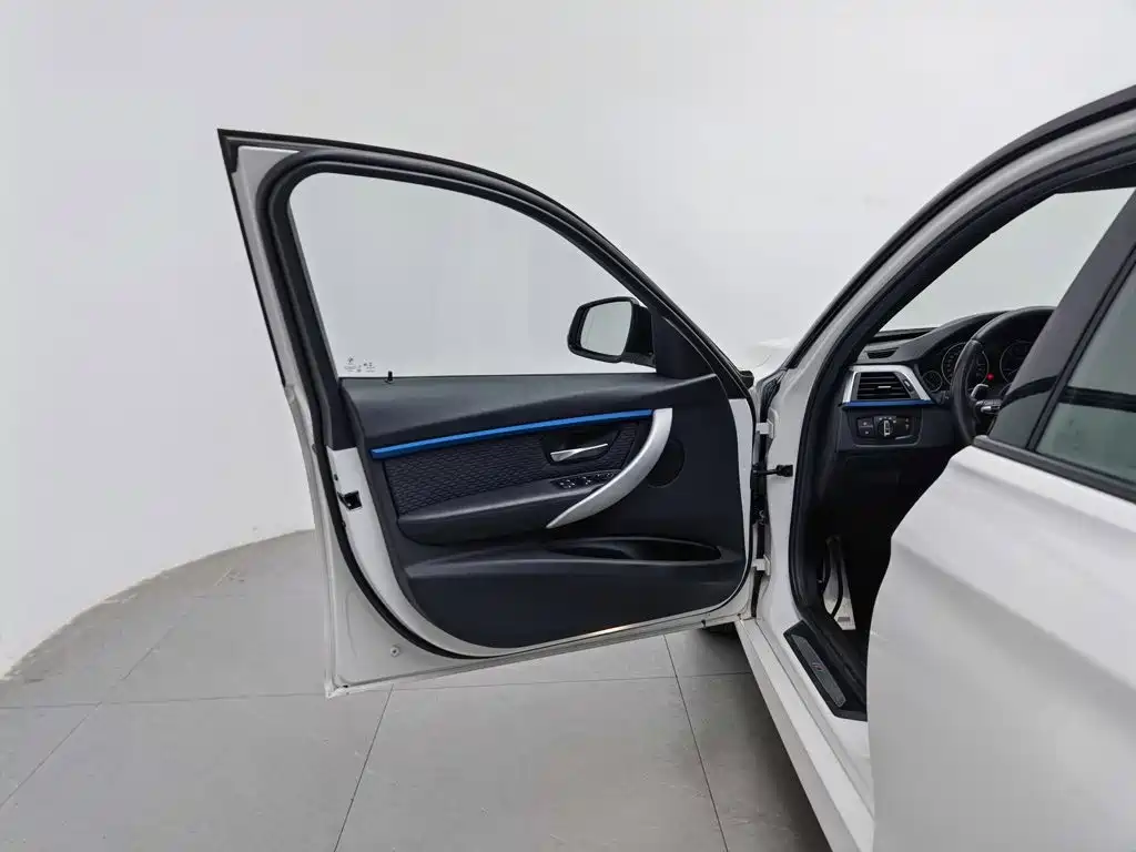 BMW 3 Series — миниатюра 8