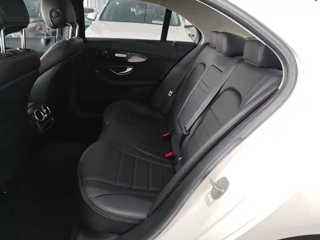 Mercedes-Benz C-Class — миниатюра 17