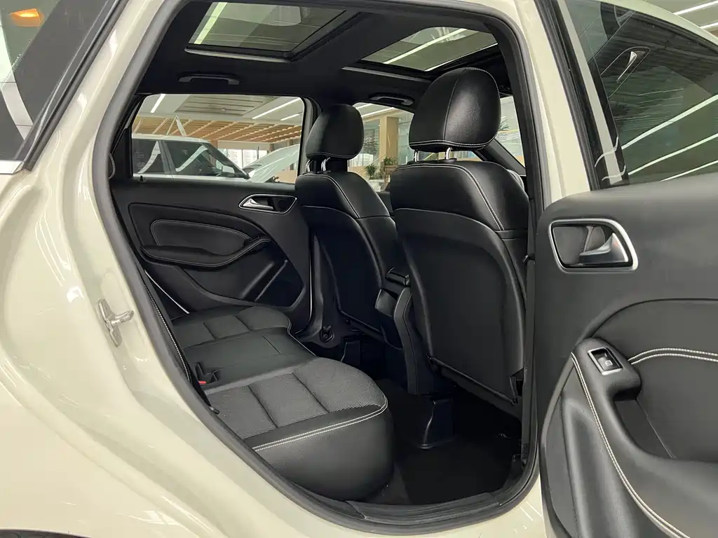 Mercedes-Benz B-Class — миниатюра 12