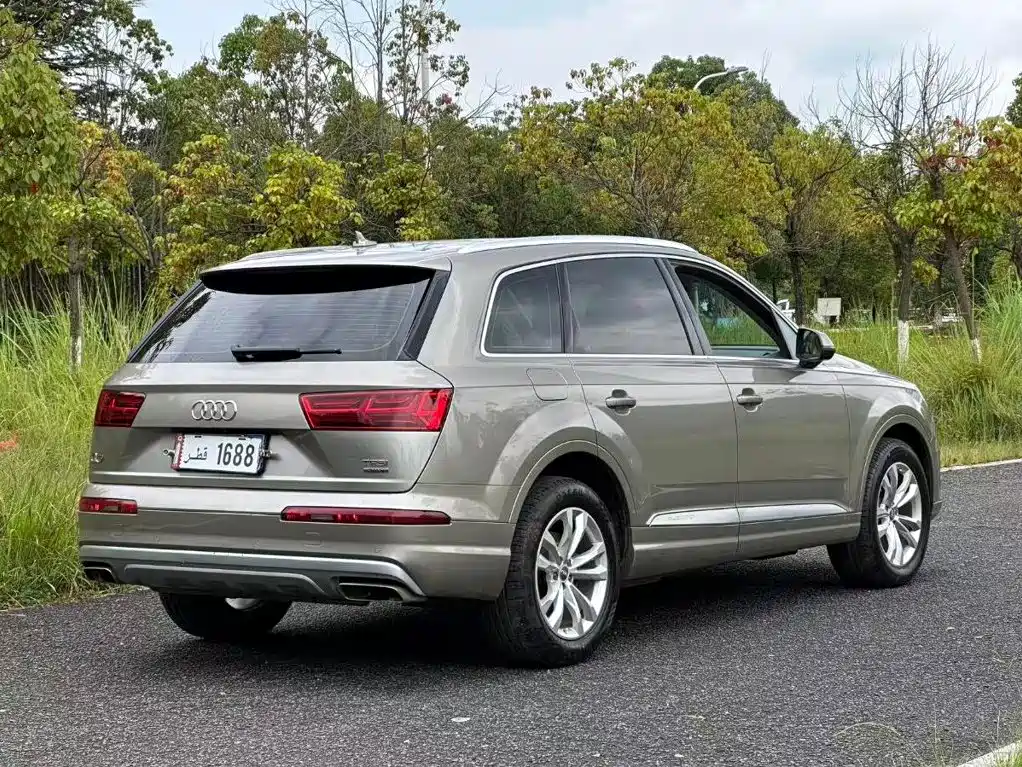 Audi Q7 — миниатюра 9