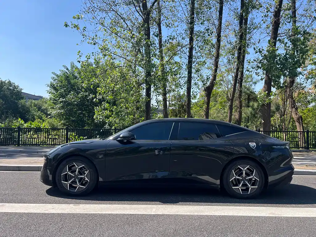 Lynk & Co Z10 — миниатюра 4