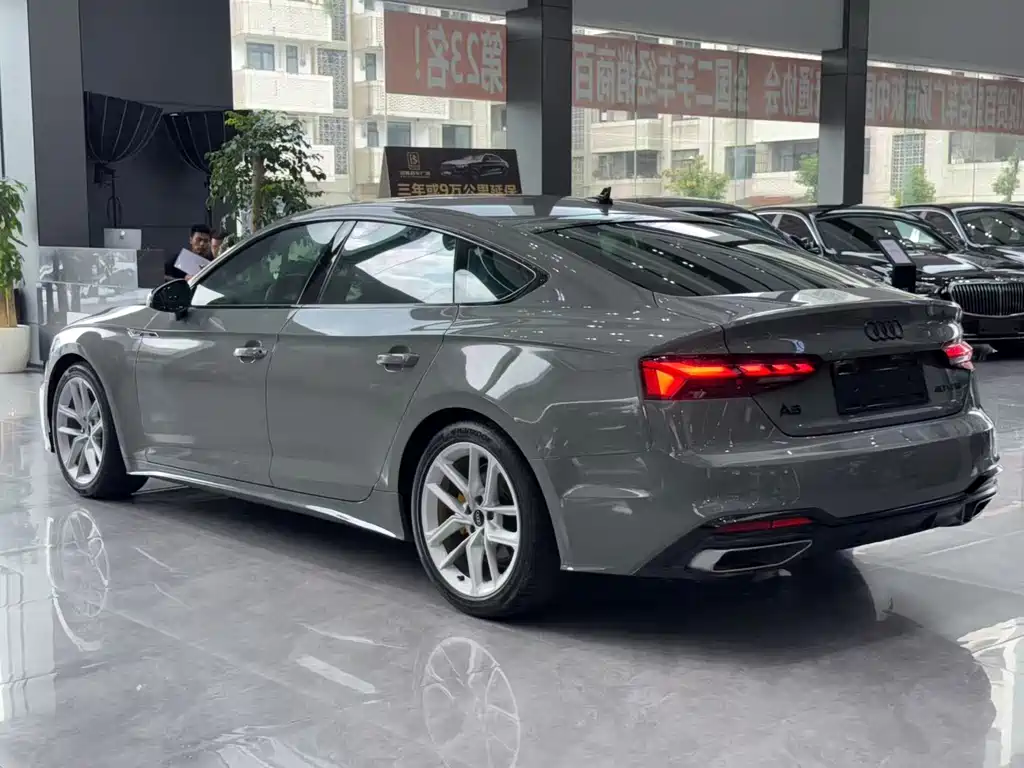 AUDI A5