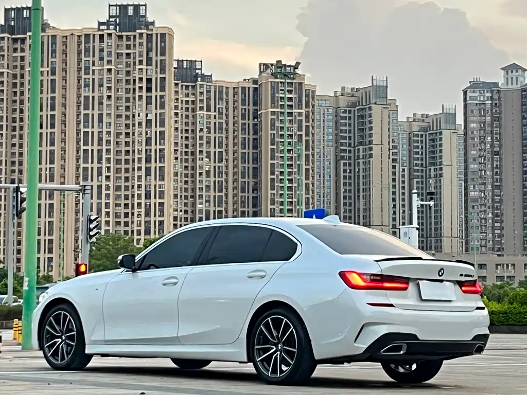 BMW 3 Series — миниатюра 9