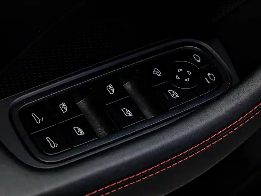 Porsche Panamera — миниатюра 12