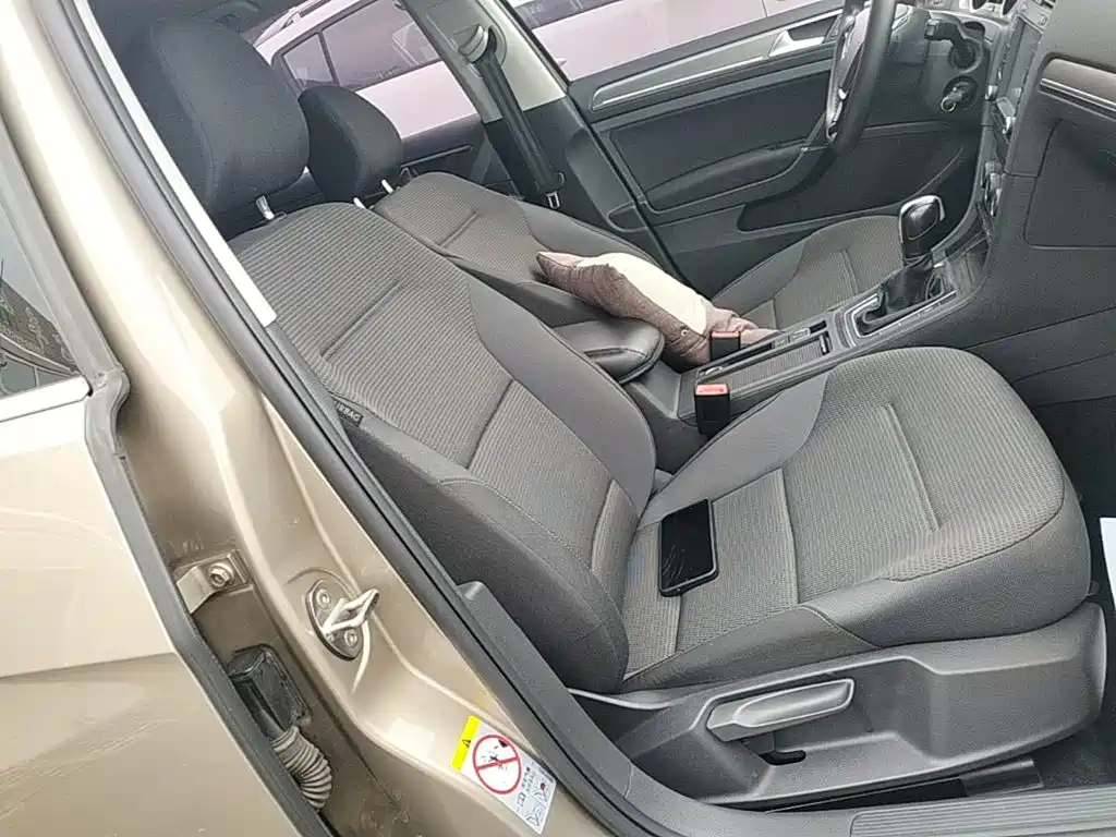 Volkswagen Golf — миниатюра 25
