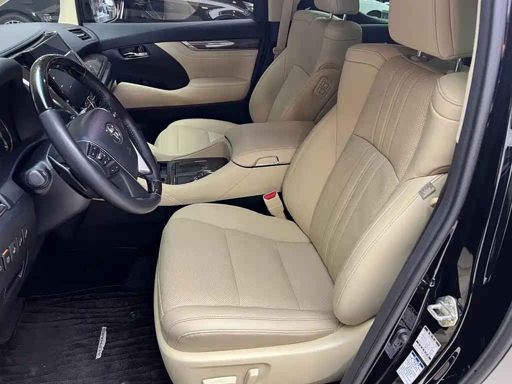 Toyota Alphard — миниатюра 20