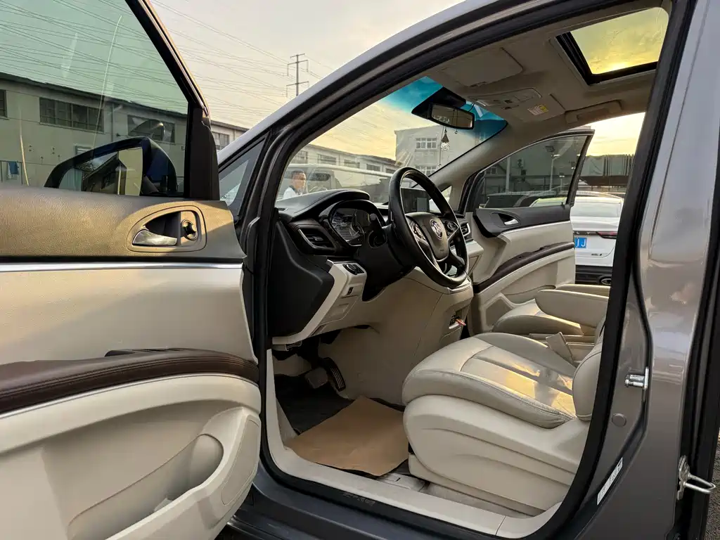 Buick GL8 — миниатюра 19