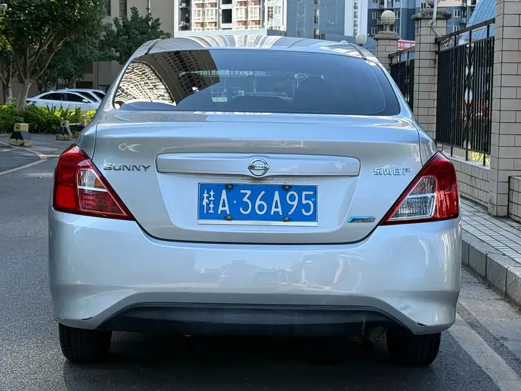 Nissan Sunny — миниатюра 4