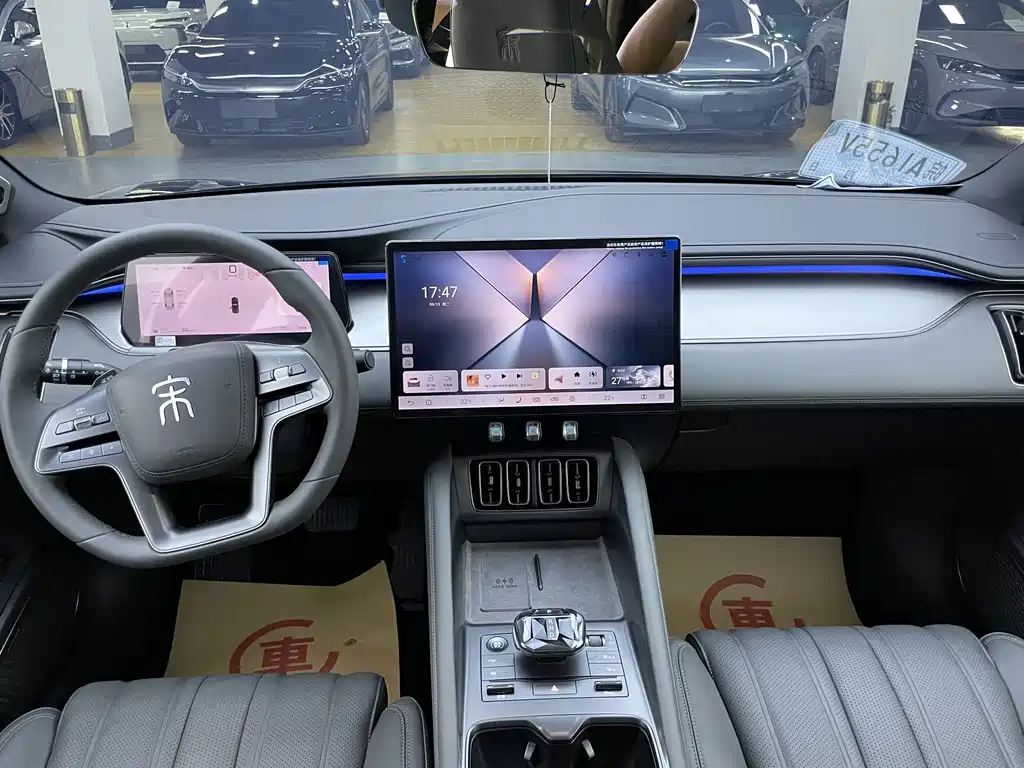 BYD L EV — миниатюра 6