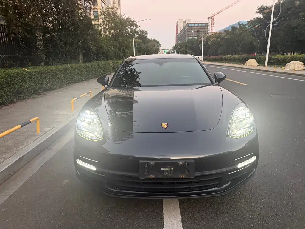 Porsche Panamera — миниатюра 2