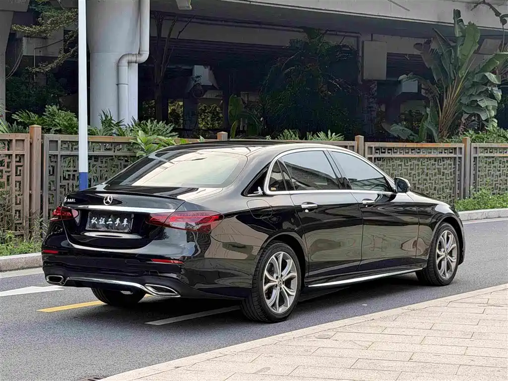 Mercedes-Benz E-Class — миниатюра 4
