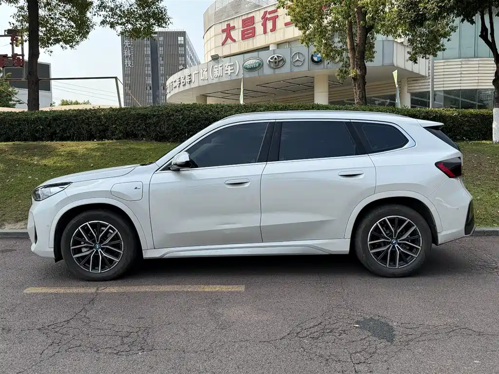 BMW iX1 2023 eDrive25L M Sport
