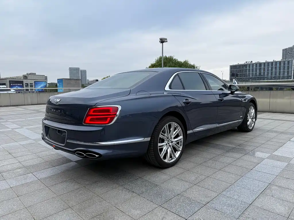 BENTLEY FLYING SPUR PLUG IN HYBRID