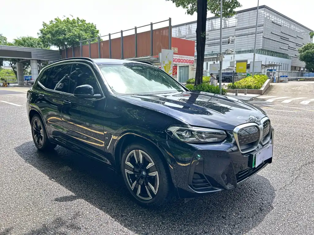 BMW iX3 — миниатюра 4